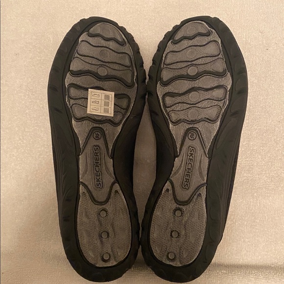 Skechers Air-Cooled Black Mesh Slip-Ons…size 9 - Picture 6 of 9